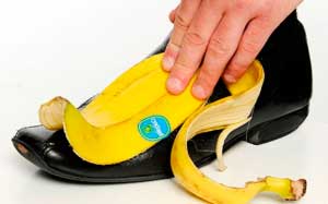 limpiar-con-platano-zapatos